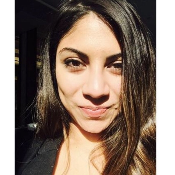 Meet your Posher, Daniella sofia - Picture 1 of 1